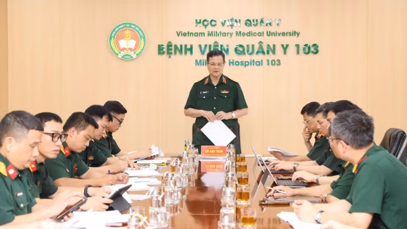 Thiếu tướng Đỗ Anh Tuấn, Phó Chủ nhiệm Tổng cục Hậu cần-Kỹ thuật, phát biểu tại buổi làm việc.