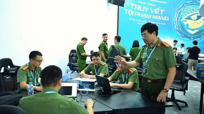Các đội tham Cuộc thi “Hành trình truy vết tội phạm mạng” do Cục An ninh mạng và Phòng, chống tội phạm sử dụng công nghệ cao, Bộ Công an tổ chức. (Ảnh: Cổng thông tin điện tử Bộ Công an)
