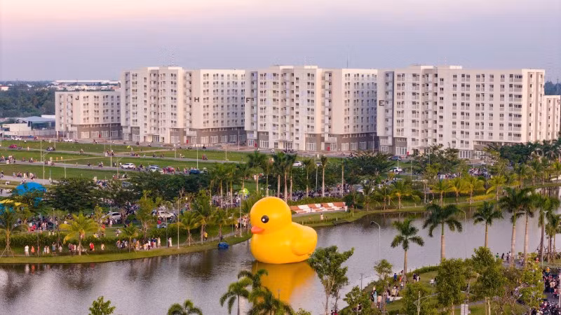 Khu nhà ở xã hội hiện đại, tiện nghi, giúp cải thiện chất lượng cuộc sống cho người dân.