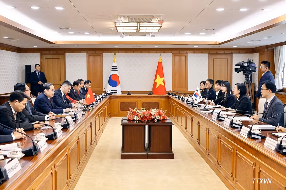 vna-potal-chu-tich-quoc-hoi-tran-thanh-man-hoi-kien-thu-tuong-han-quoc-han-seong-sook-2215.jpg
