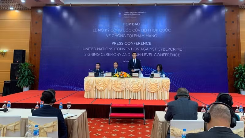 Họp báo quốc tế về Lễ mở ký Công ước Hà Nội.