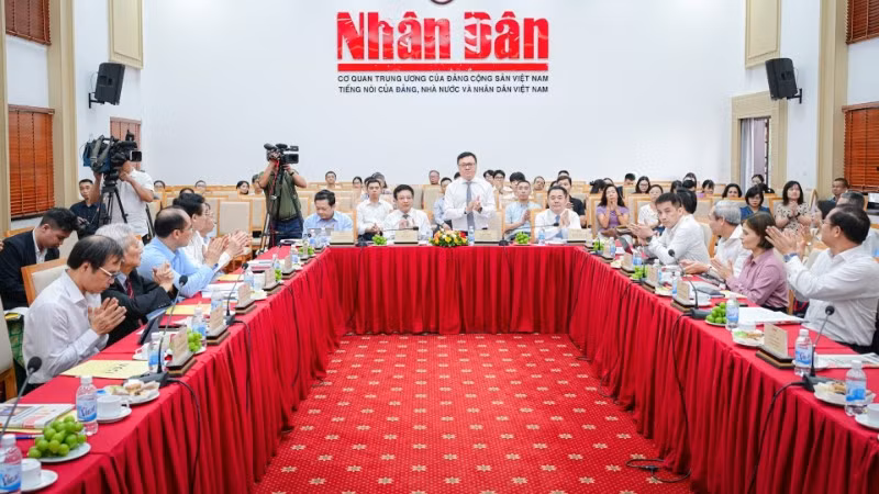 Quang cảnh Hội thảo “Tăng trưởng 2 con số - Động lực từ doanh nghiệp”. (Ảnh: BẢO LONG)