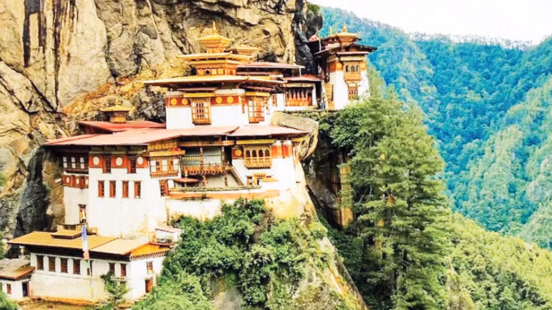 Với thiên nhiên tươi đẹp, Bhutan là điểm đến hấp dẫn với du khách Việt Nam.