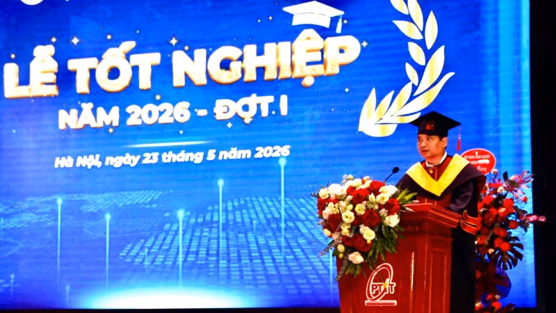 Phó Giáo sư, Tiến sĩ Đặng Hoài Bắc, Giám đốc Học viện Công nghệ Bưu chính Viễn thông, phát biểu tại buổi lễ.