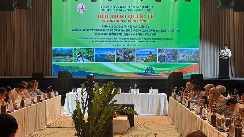 Các đại biểu dự hội thảo.