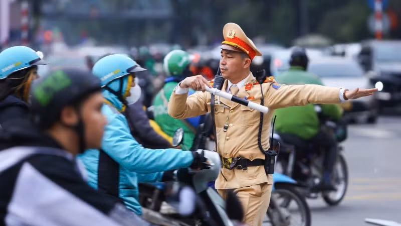 Bảo đảm an toàn giao thông, an ninh trật tự để nhân dân an vui đón Tết.