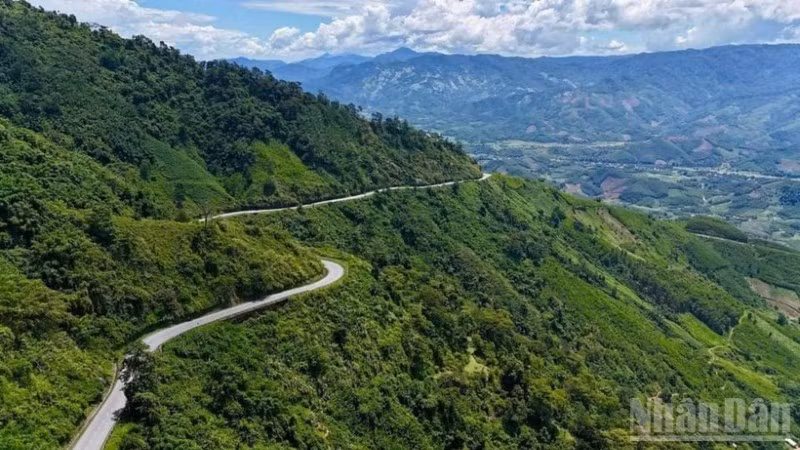 Quốc lộ 24, đoạn Km32-Km89+513, có mặt cắt ngang hẹp, độ dốc lớn, thường xuyên xảy ra sạt lở, không đáp ứng được yêu cầu lưu thông an toàn khi mật độ xe ngày càng tăng.