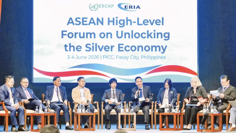 Đại diện các nước ASEAN tham gia sự kiện về phát triển kinh tế diễn ra ở Pasay, Philippines. (Ảnh: ERIA)