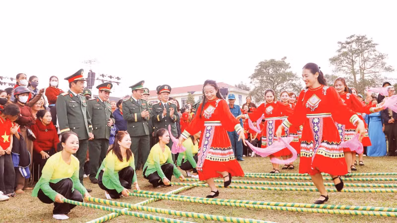Niềm vui ngày hội. (Ảnh: NGỌC LÂM)