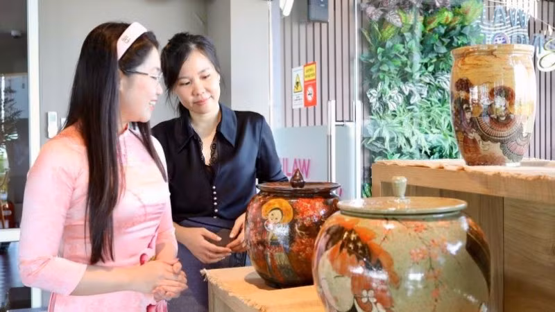 Không gian Triển lãm mini “Em, Gốm và Hoa”.