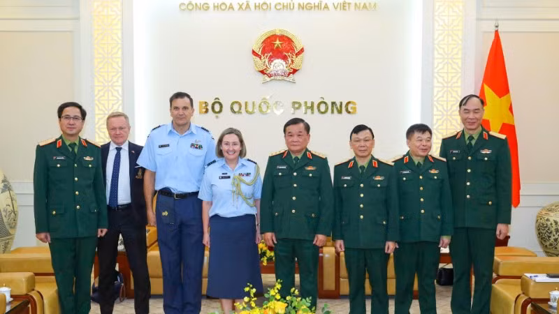 Các đại biểu tại buổi tiếp.