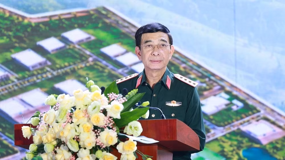 Đại tướng Phan Văn Giang, Ủy viên Bộ Chính trị, Phó Thủ tướng Chính phủ, Bộ trưởng Quốc phòng, phát biểu tại lễ khởi công. (Ảnh: Ủy ban nhân dân tỉnh Thái Nguyên)