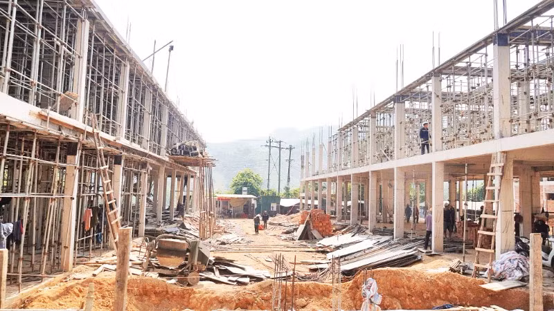 Công trường dự án xây dựng Trường nội trú tiểu học và trung học cơ sở Đakrông, tỉnh Quảng Trị. (Ảnh: HIẾU MINH)