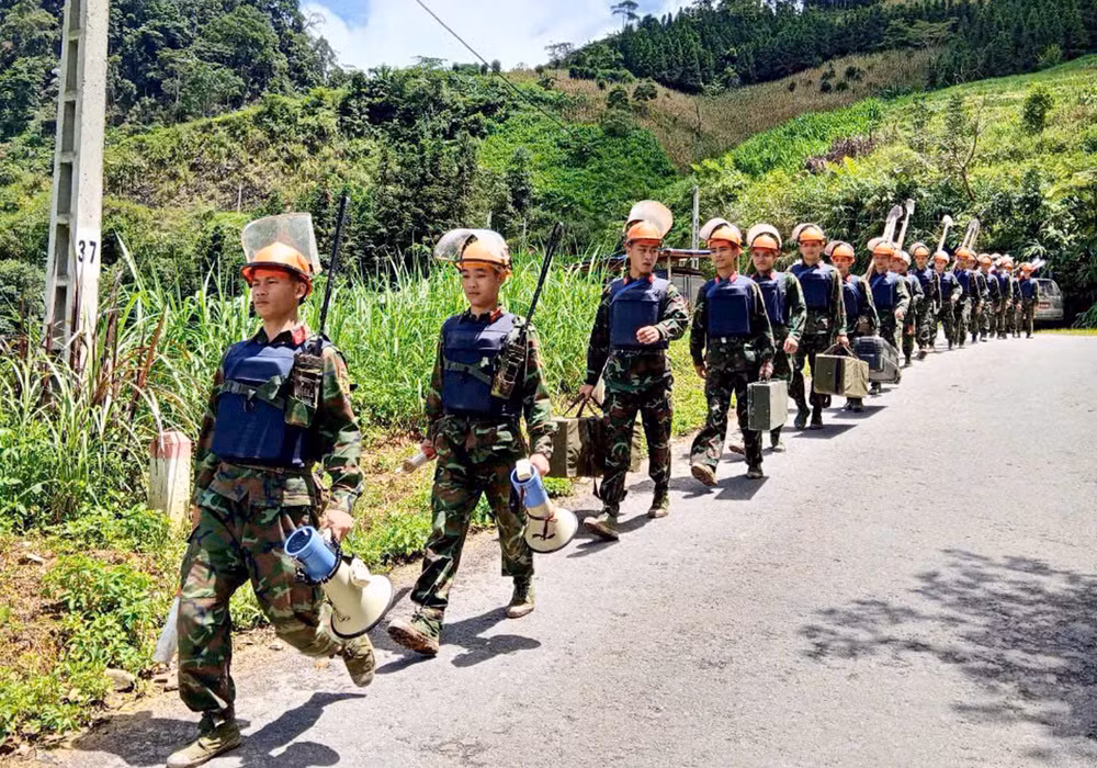 8-hai-cot-liet-si-1.jpg
