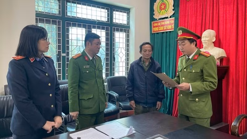 Cơ quan Cảnh sát điều tra Công an tỉnh Hưng Yên công bố quyết định khởi tố bị can Nguyễn Viết Long.