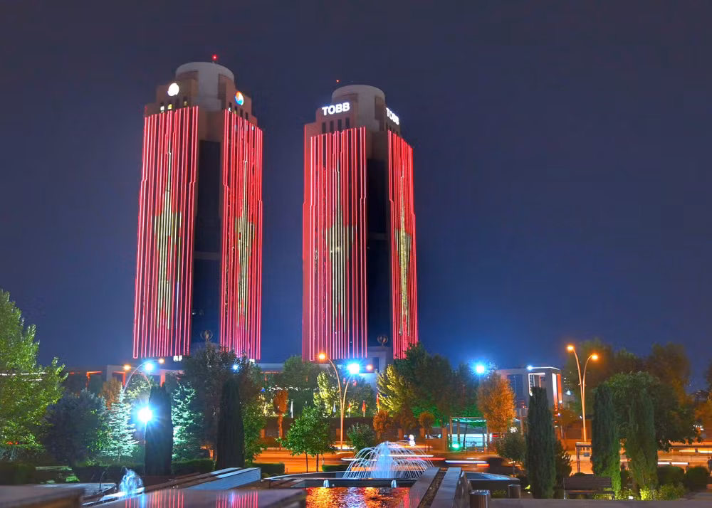 10-toa-thap-doi-tobb-chieu-hinh-co-viet-nam.jpg