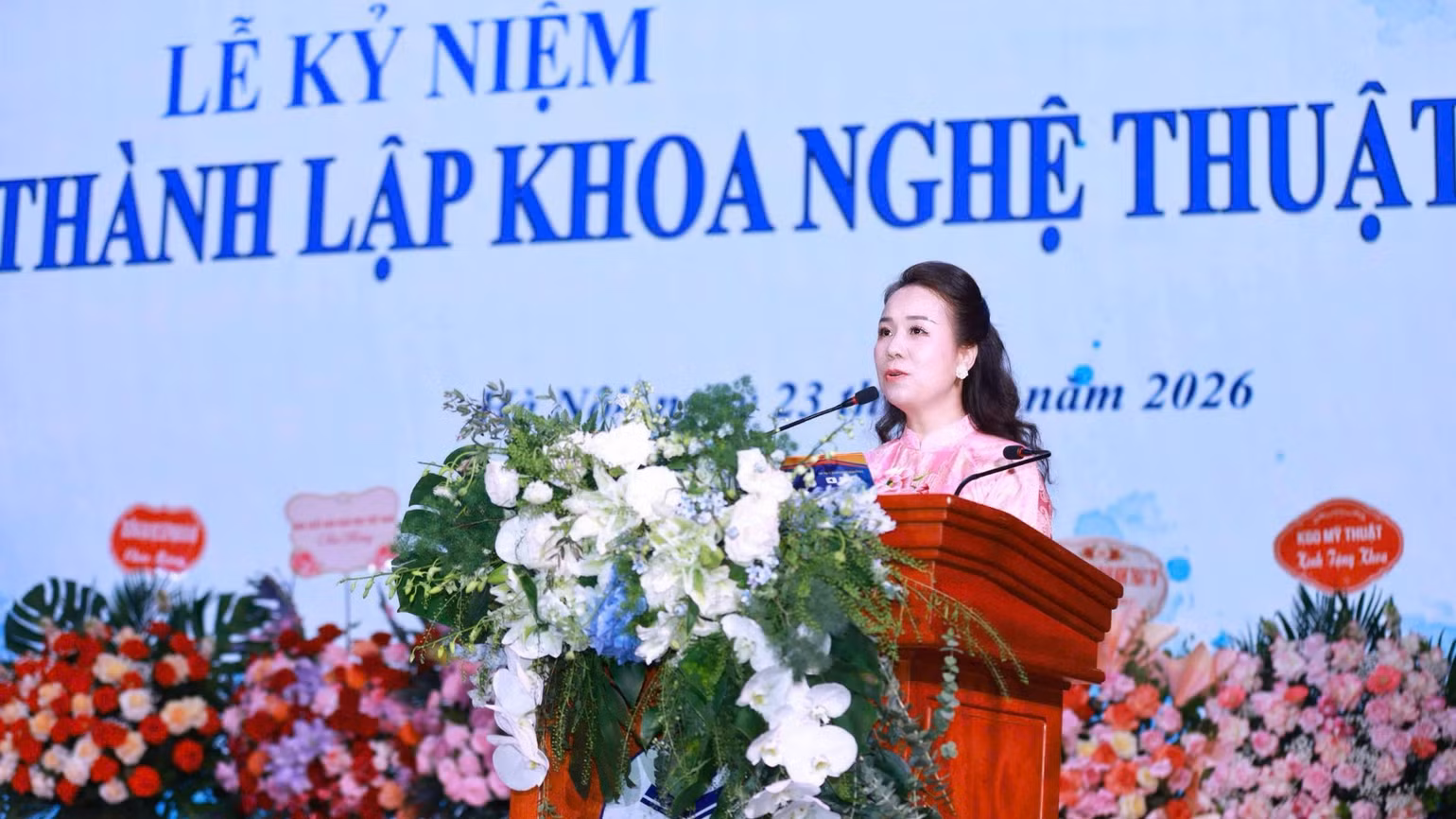 tran-thu-ha-1212.jpg