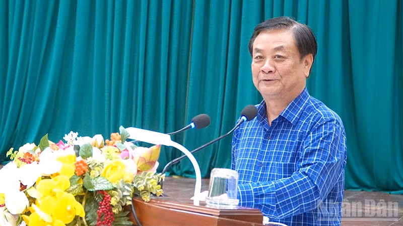 Đồng chí Lê Minh Hoan, Phó Chủ tịch Quốc hội phát biểu tại hội nghị.