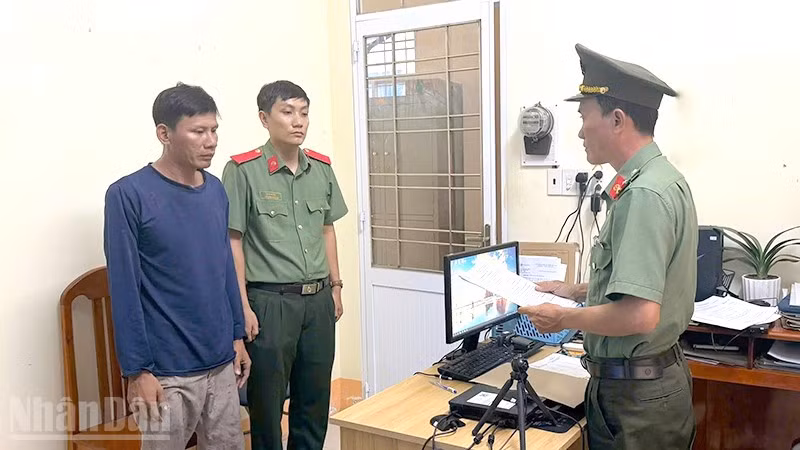 Trần Phước Lợi tại cơ quan Công an.