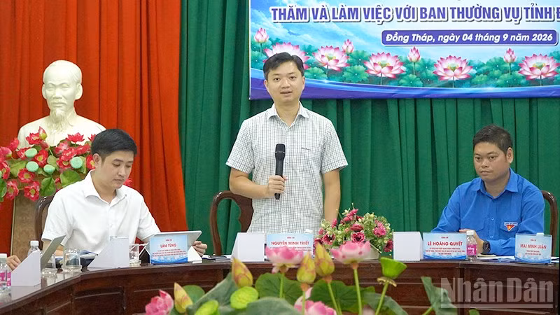 Bí thư Thường trực Trung ương Đoàn Nguyễn Minh Triết phát biểu tại buổi làm việc. (Ảnh: HỮU NGHĨA)