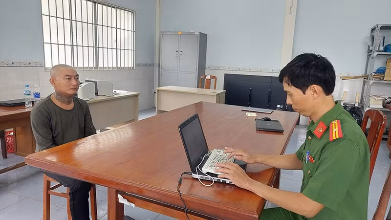 Một trong các đối tượng có liên quan trong vụ đánh nhau ra đầu thú.