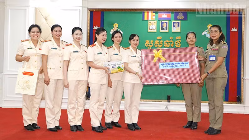ndo_tr_hoiphunu1.jpg