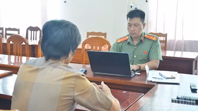 N.V.T. tại cơ quan công an.