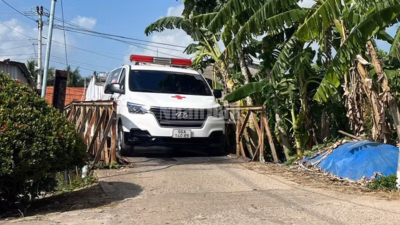 Xe chuyển bệnh miễn phí là điểm tựa nhân ái cho các bệnh nhân nghèo, hoàn cảnh khó khăn tại Đồng Tháp. (Ảnh: HỮU NGHĨA)