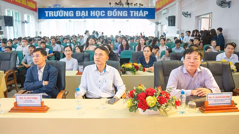 daibieu-ht.jpg