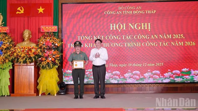 ndo_br_khenthuong3.jpg