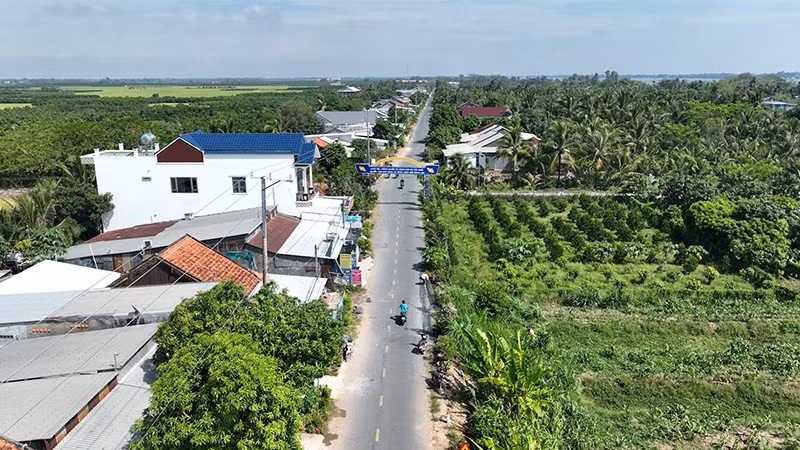 Một góc xã đảo Tân Long. (Ảnh: DƯƠNG ÚT)