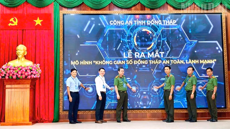 Công an Đồng Tháp ra mắt mô hình “Không gian số Đồng Tháp an toàn, lành mạnh”.
