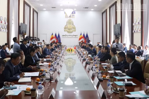 Toàn cảnh Đối thoại tại trụ sở CDC. (Ảnh: HUY VŨ)