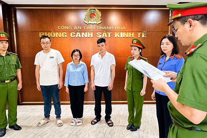 Cơ quan chức năng tỉnh Thanh Hóa thi hành quyết định khởi tố vụ án, khởi tố bị can.