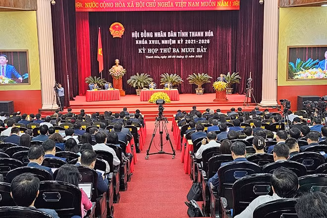 Quang cảnh kỳ họp thứ 37 Hội đồng nhân dân tỉnh Thanh Hóa.