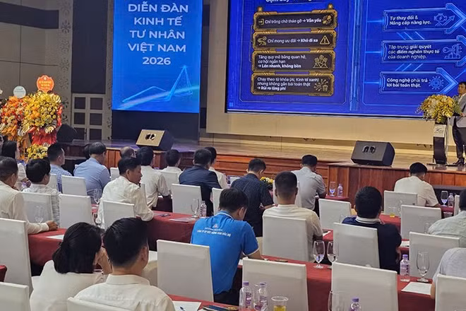 Quang cảnh diễn đàn.