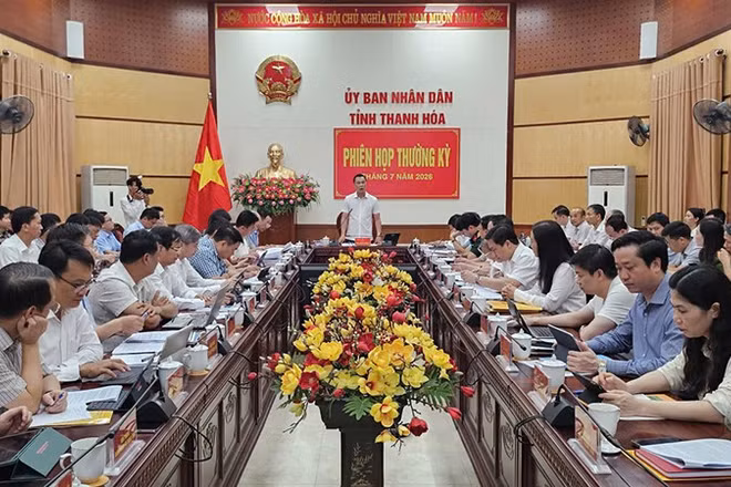 Quang cảnh phiên họp Ủy ban nhân dân tỉnh Thanh Hóa thường kỳ tháng 7. (Ảnh: MAI LUẬN)