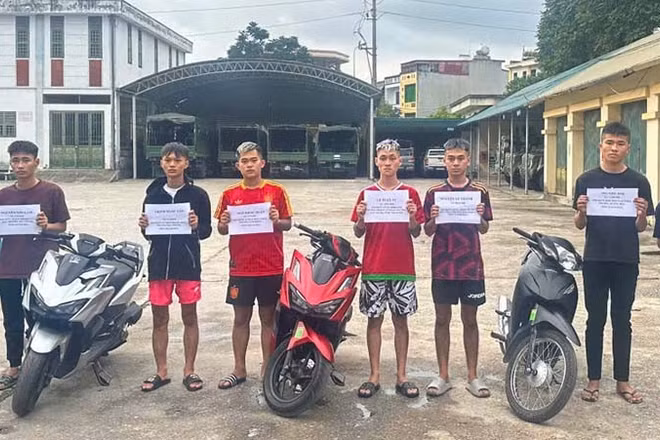Nhóm thanh, thiếu niên liên quan hành vi gây rối trật tự công cộng. (Ảnh: Công an Thanh Hóa)