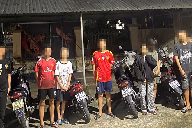 Các thiếu niên có hành vi vi phạm cùng phương tiện bị tạm giữ.