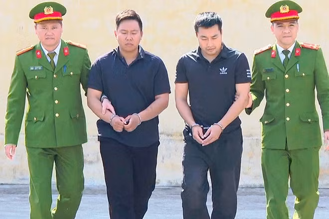 Công an bắt giữ 2 đối tượng về hành vi vận chuyển, tàng trữ pháo trái phép.