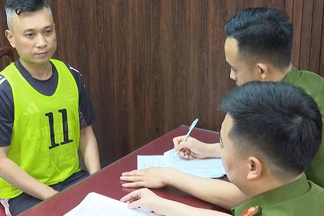 Công an đấu tranh với đối tượng chủ mưu, cầm đầu.