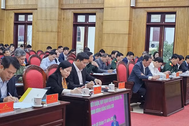 Các đại biểu tham dự hội nghị tại điểm cầu Tỉnh ủy Thanh Hóa.