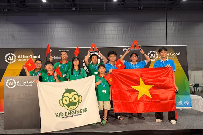 Hai đội tuyển học sinh Việt Nam (HMD và Mission Possible) giành giải Nhì tại cuộc thi.