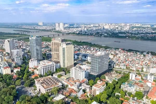 Sông Hồng đoạn qua phường Hồng Hà, thành phố Hà Nội. (Ảnh: ĐĂNG QUANG)