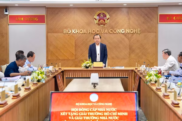 Phiên họp Hội đồng cấp Nhà nước xét tặng Giải thưởng Hồ Chí Minh và Giải thưởng Nhà nước về khoa học và công nghệ đợt 7. (Ảnh: Bộ Khoa học và Công nghệ) 