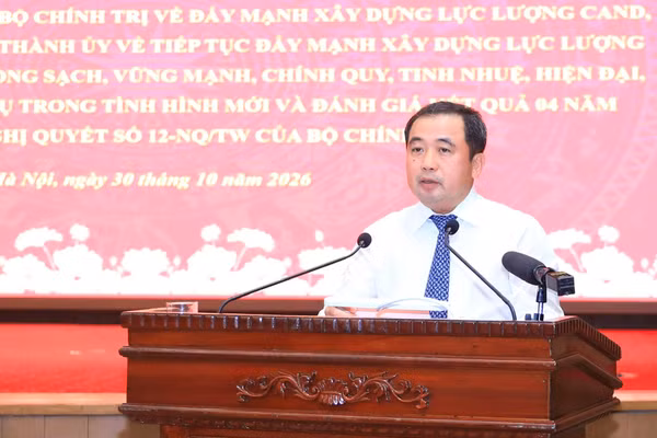 Bí thư Thành ủy Hà Nội Trần Đức Thắng phát biểu tại hội nghị. (Ảnh: THÀNH THÁI)