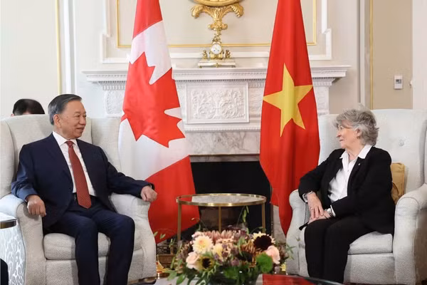 Tổng Bí thư, Chủ tịch nước Tô Lâm hội kiến với Toàn quyền Canada Louise Arbour. (Ảnh: TTXVN)
