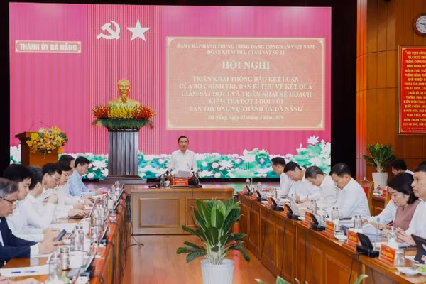 Thường trực Ban Bí thư Trần Cẩm Tú, Trưởng đoàn Kiểm tra số 12 chủ trì hội nghị thông báo kết luận của Bộ Chính trị, Ban Bí thư về kết quả giám sát đợt 1, triển khai kế hoạch kiểm tra đợt 2 đối với Ban Thường vụ Thành ủy Đà Nẵng.