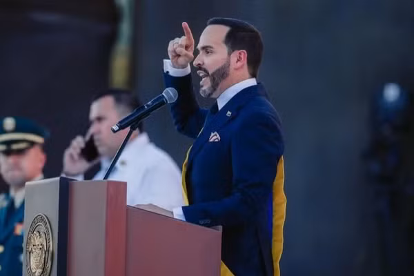 Ông Abelardo de la Espriella phát biểu nhậm chức ngày 7/8. (Ảnh: Trang X chính thức của ông Abelardo De La Espriella) 