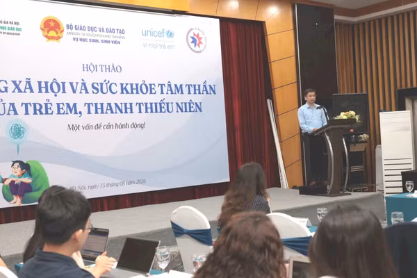 Các đại biểu trao đổi tại Hội thảo “Mạng xã hội và sức khỏe tâm thần của trẻ em, thanh thiếu niên: Một vấn đề cần hành động”. (Ảnh: NAM CAO)